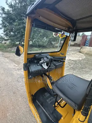 TVS King Deluxe Plus iTouch Start 2025 Yellow