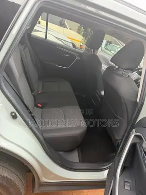 Toyota RAV4 XLE AWD 2020 Green