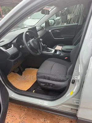Toyota RAV4 XLE AWD 2020 Green