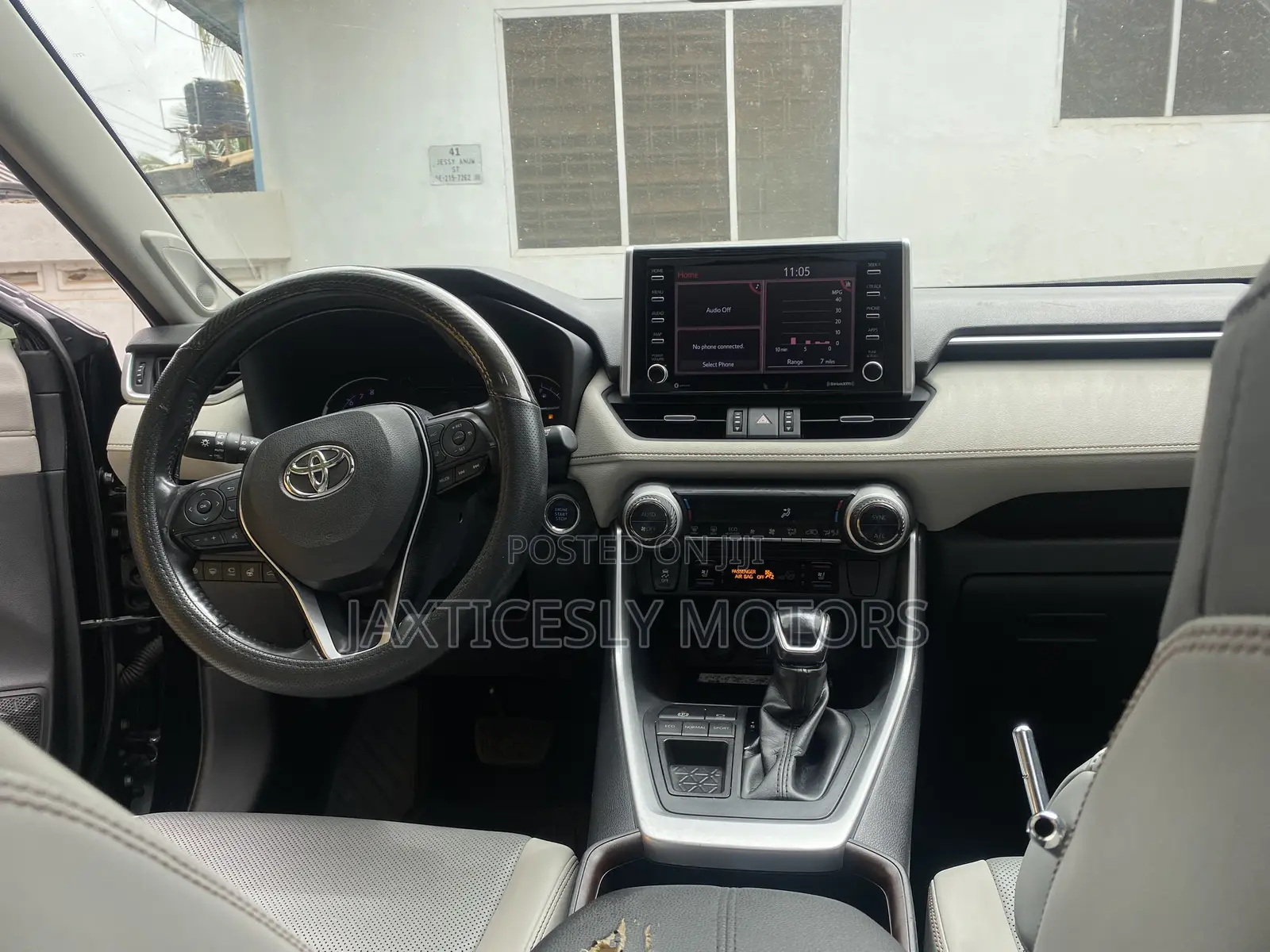 Toyota RAV4 Limited 2021 Blue