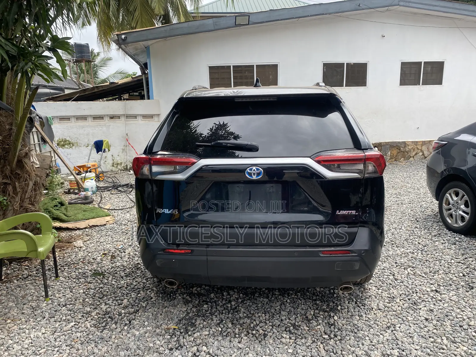 Toyota RAV4 Limited 2021 Blue