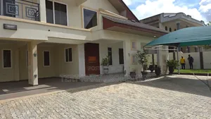 7bdrm Mansion in Sakumono for sale