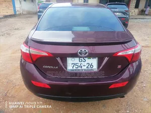 Toyota Corolla 2015 Maroon