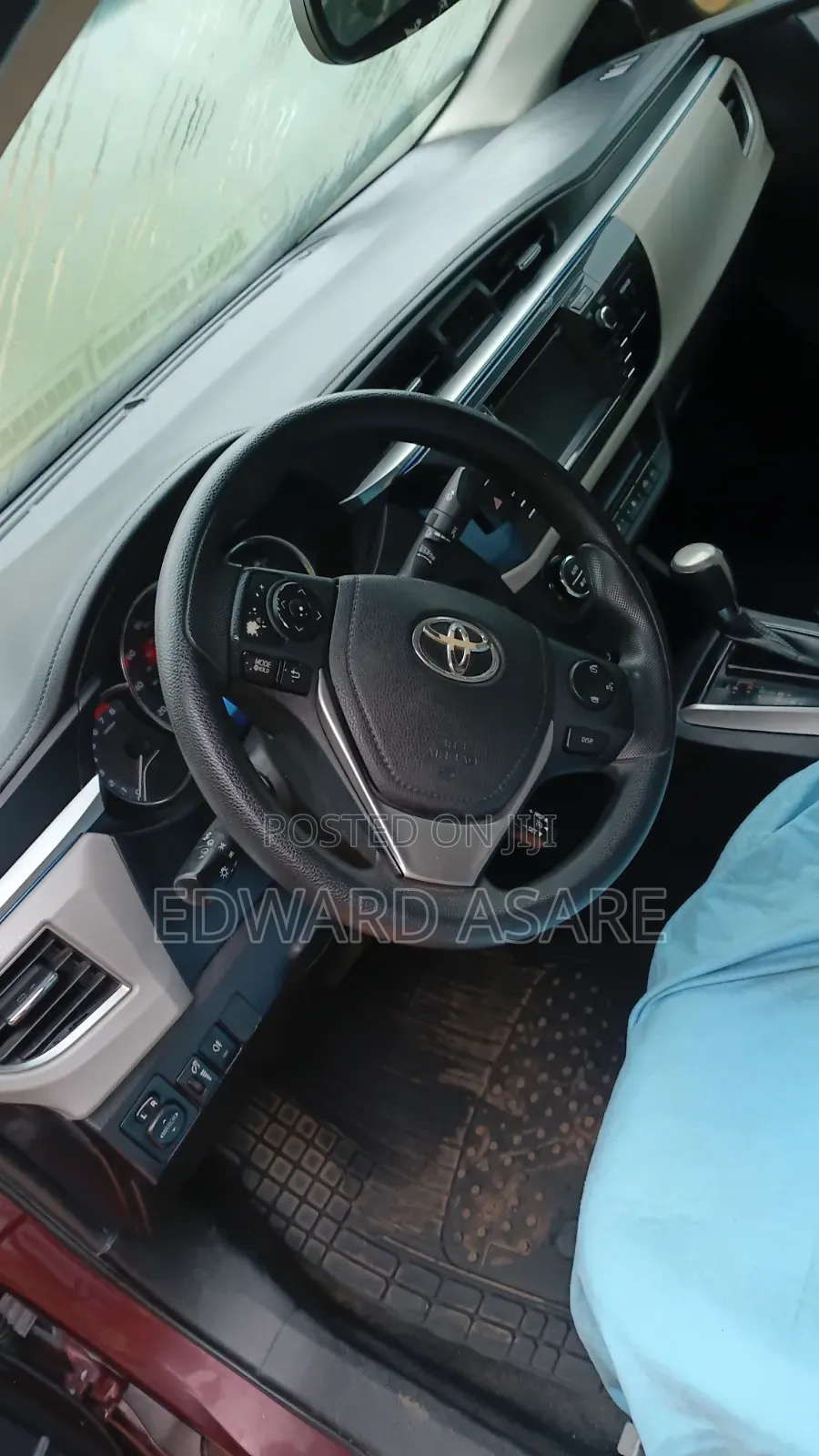 Toyota Corolla 2015 Maroon