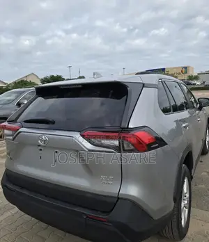 Toyota RAV4 XLE 2021