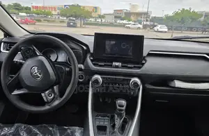 Toyota RAV4 XLE 2021