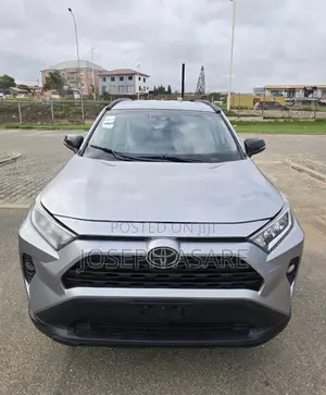 Toyota RAV4 XLE 2021
