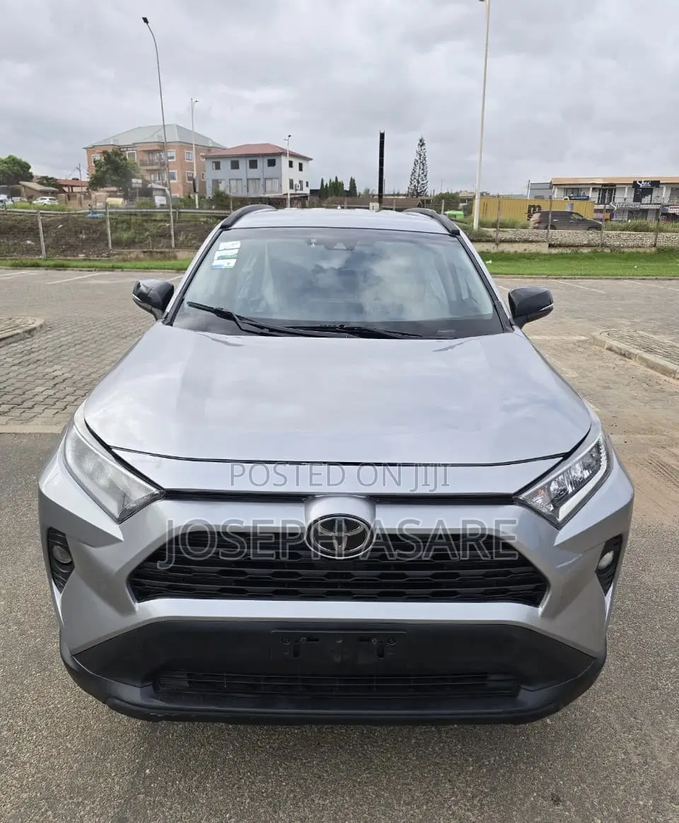 Toyota RAV4 XLE 2021