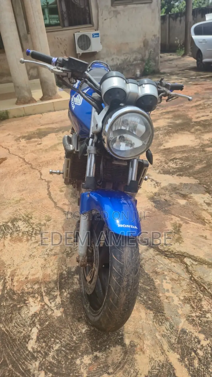 Honda Hornet 2021 Blue