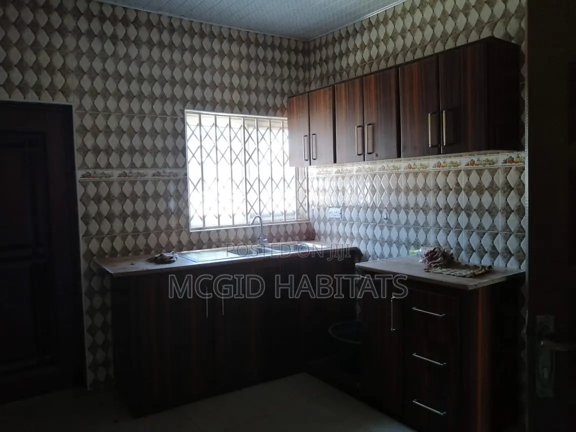 3bdrm House in Oyarifa for rent
