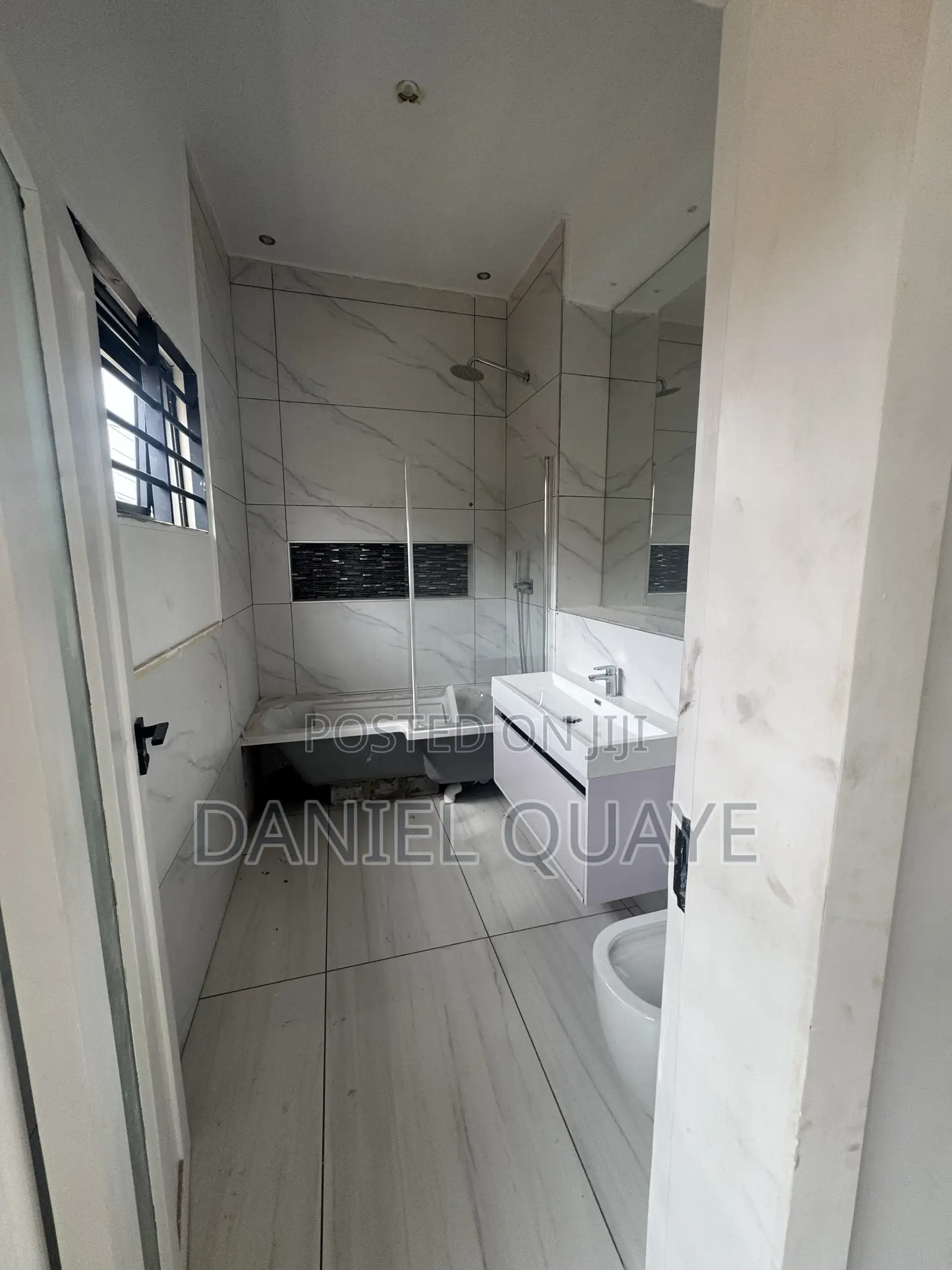 4bdrm Duplex in Dannydaniels Agency, Mile 7 for sale