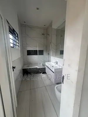 4bdrm Duplex in Dannydaniels Agency, Mile 7 for sale