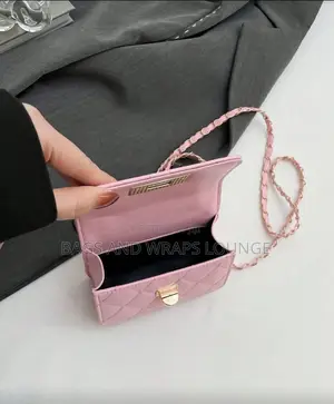 Bags and Wraps Lounge