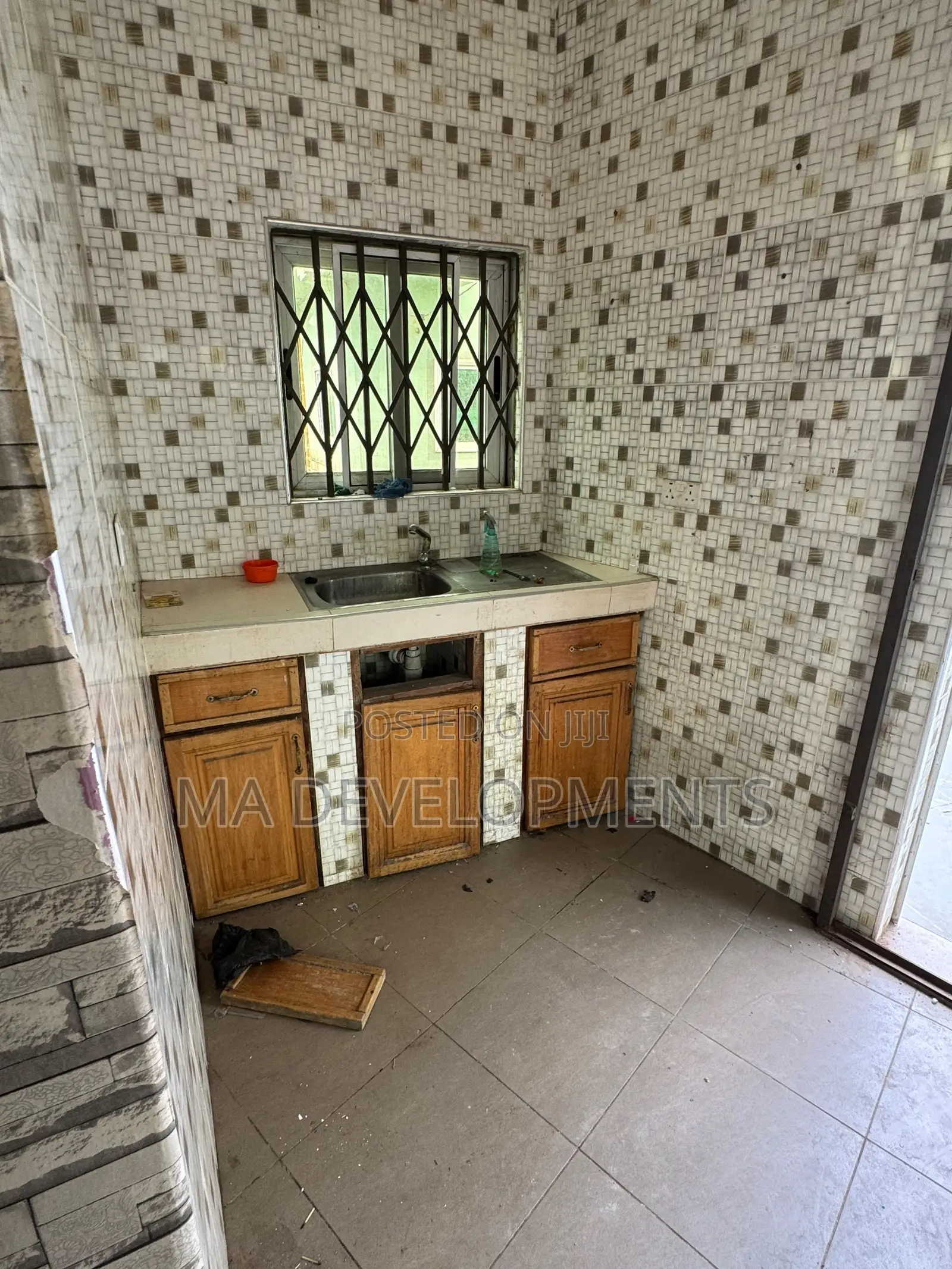 1bdrm Apartment in Madev Realty, Ofankor for rent
