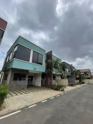 3bdrm Townhouse / Terrace in Haatso, Asore Junction for rent