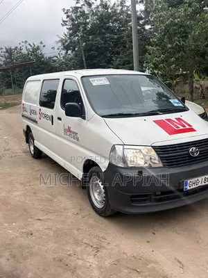 Toyota HiAce 2007 White