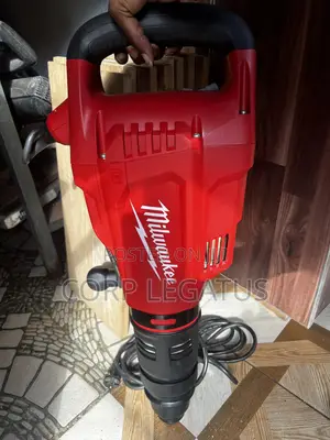 Milwaukee Demolishing Breaker