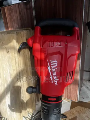 Milwaukee Demolishing Breaker