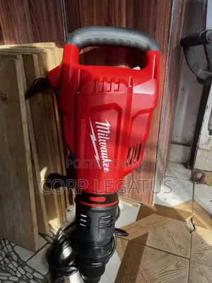 Milwaukee Demolishing Breaker