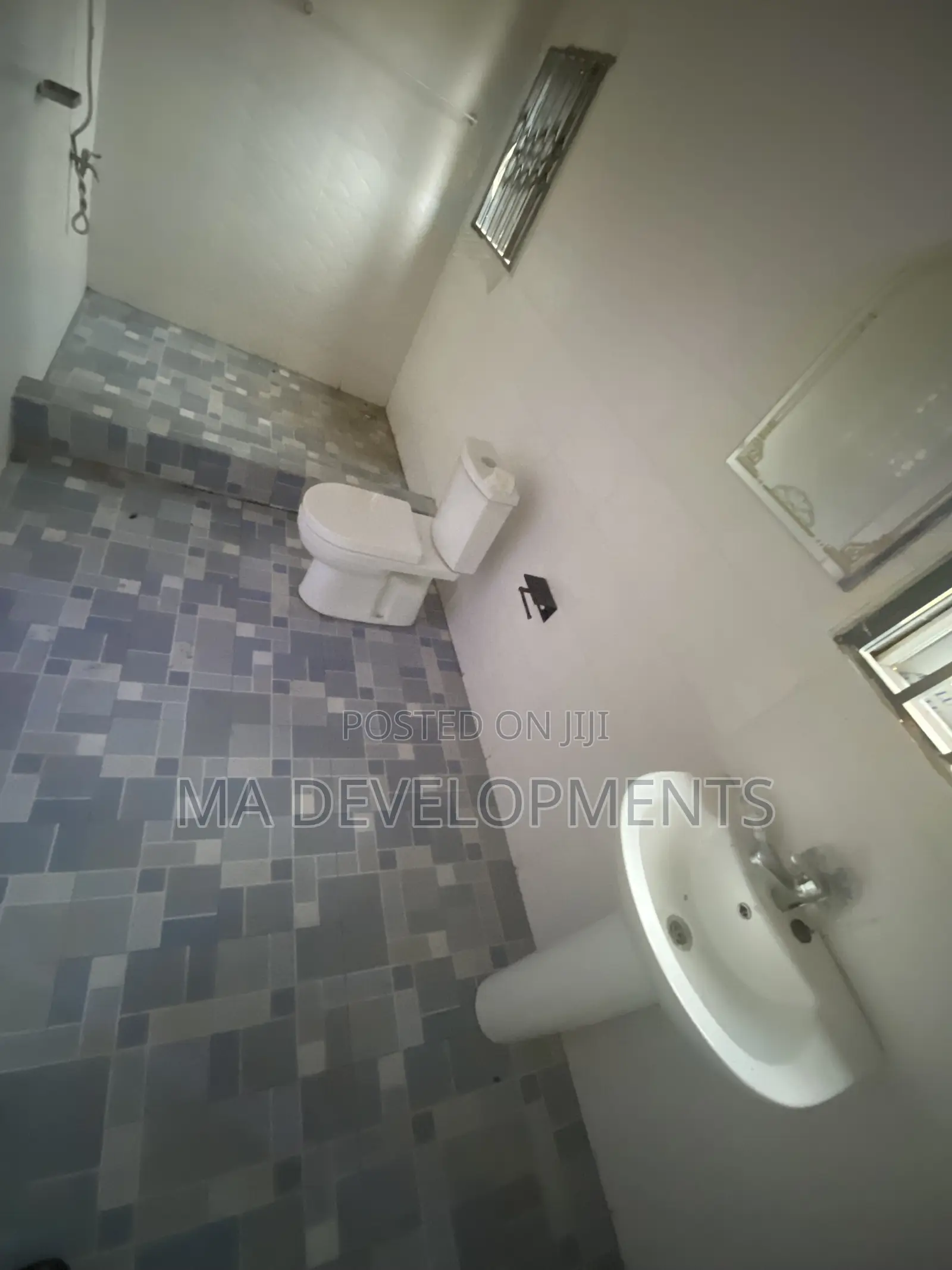 2bdrm Apartment in Madev Realty, Ofankor for rent