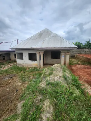 3bdrm House in Esaso, Atwima Nwabiagya for sale