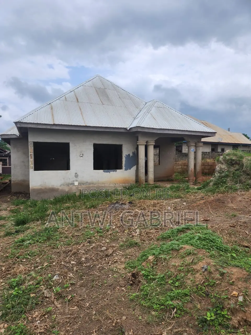 3bdrm House in Esaso, Atwima Nwabiagya for sale