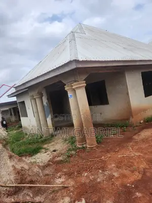 3bdrm House in Esaso, Atwima Nwabiagya for sale