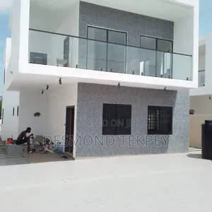 3bdrm Duplex in Adjirinanor, Ability for rent