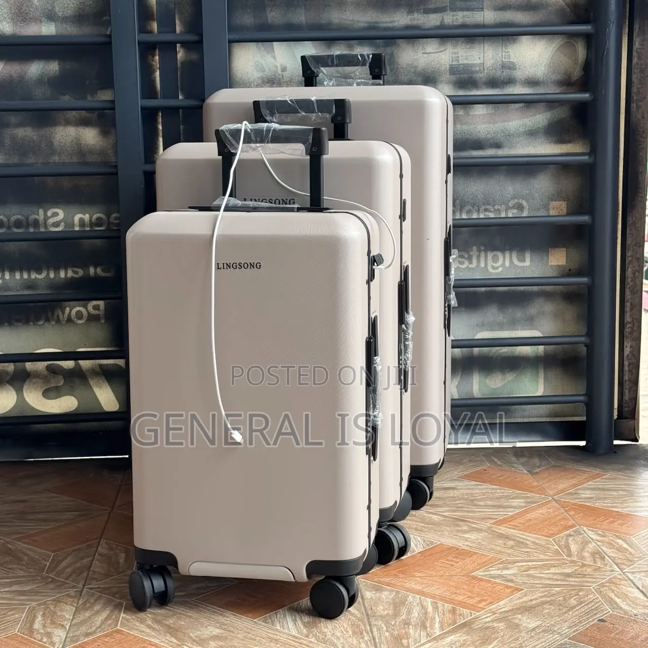 Three Set Traveling Suitcases With Charging Port