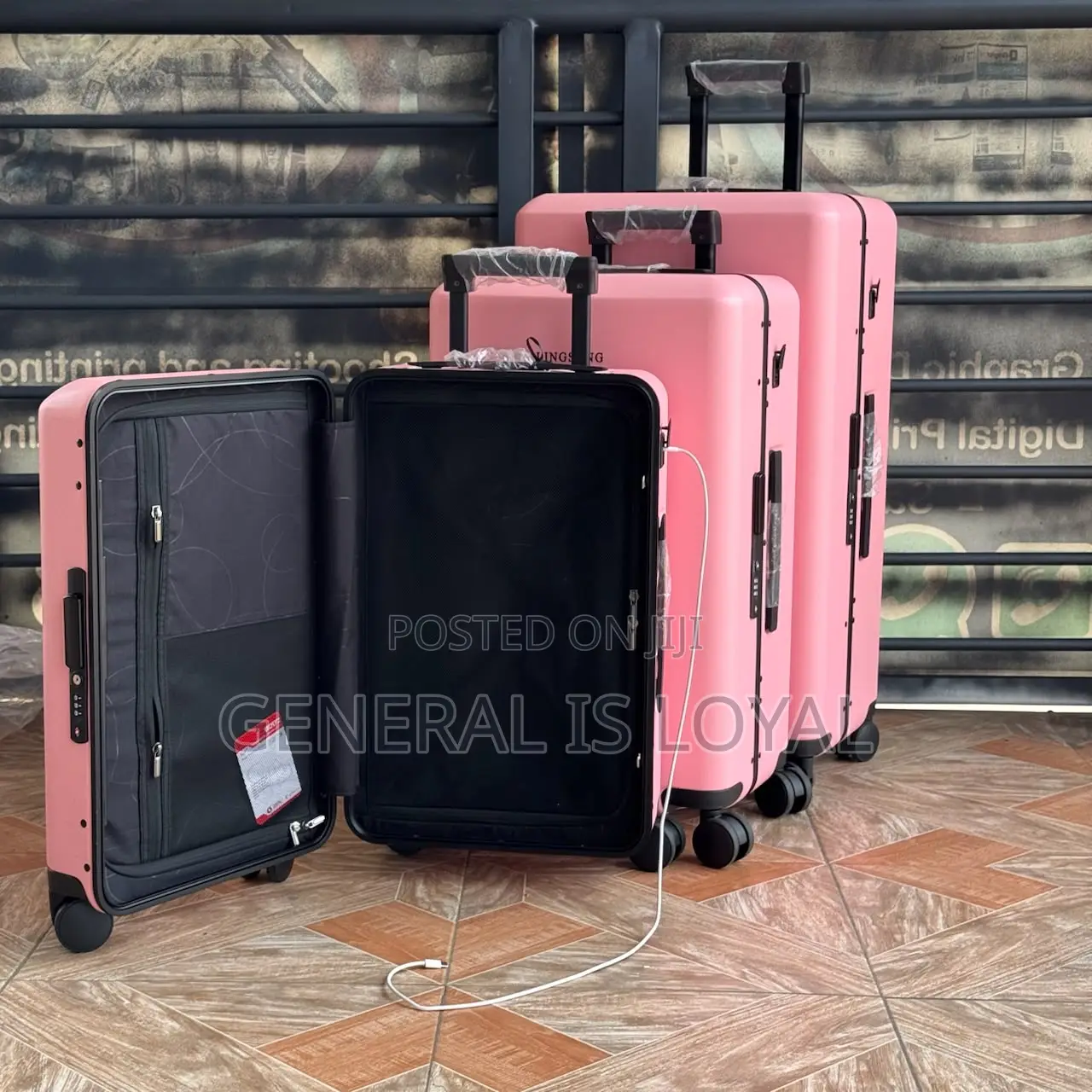 Three Set Traveling Suitcases With Charging Port