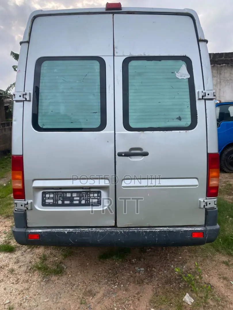 Volkswagen Transporter 2010 Silver