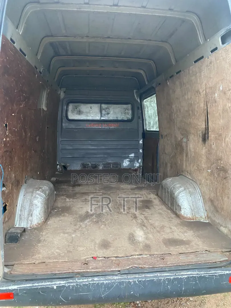 Volkswagen Transporter 2010 Silver