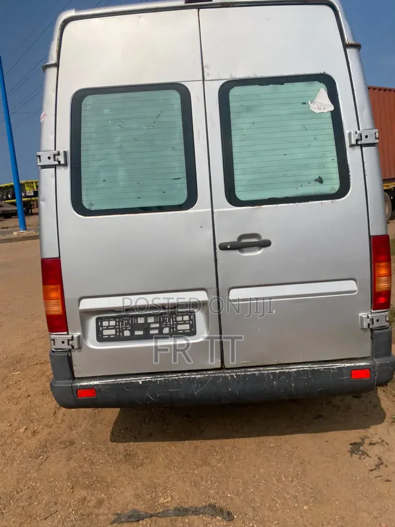 Volkswagen Transporter 2010 Silver