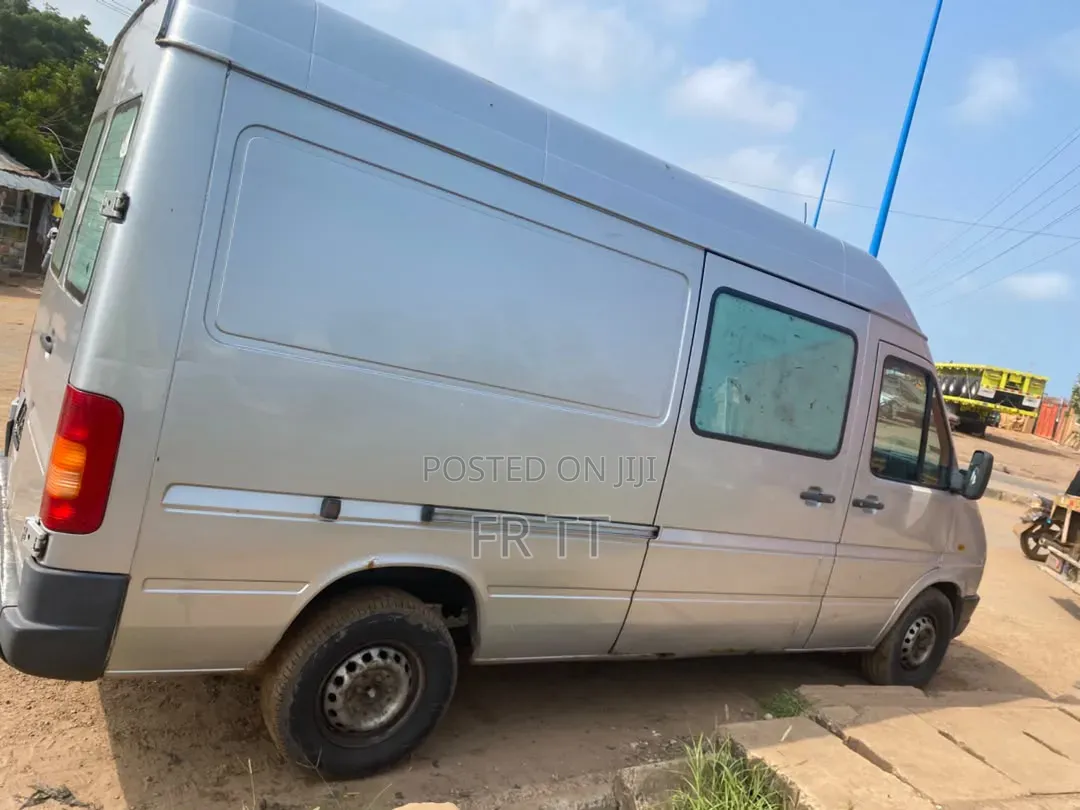 Volkswagen Transporter 2010 Silver