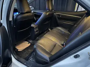 Toyota Corolla SE 2020 White