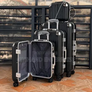 Beautiful Travelling Luggage Bags