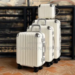 Beautiful Travelling Luggage Bags