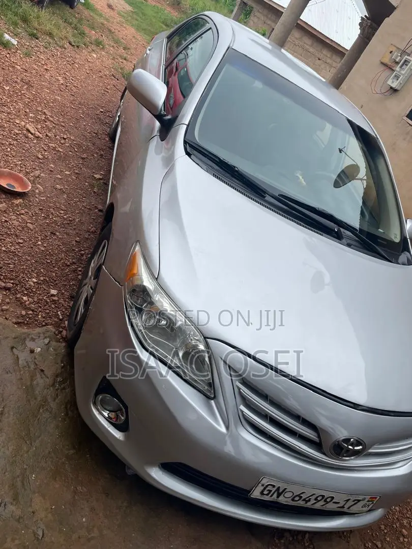 Toyota Corolla 2012 Silver