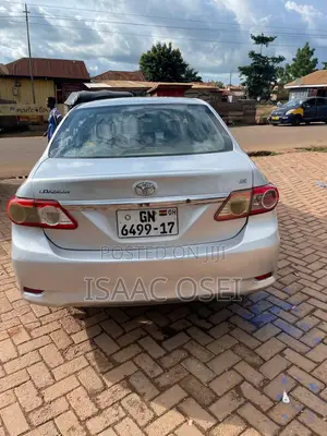 Toyota Corolla 2012 Silver