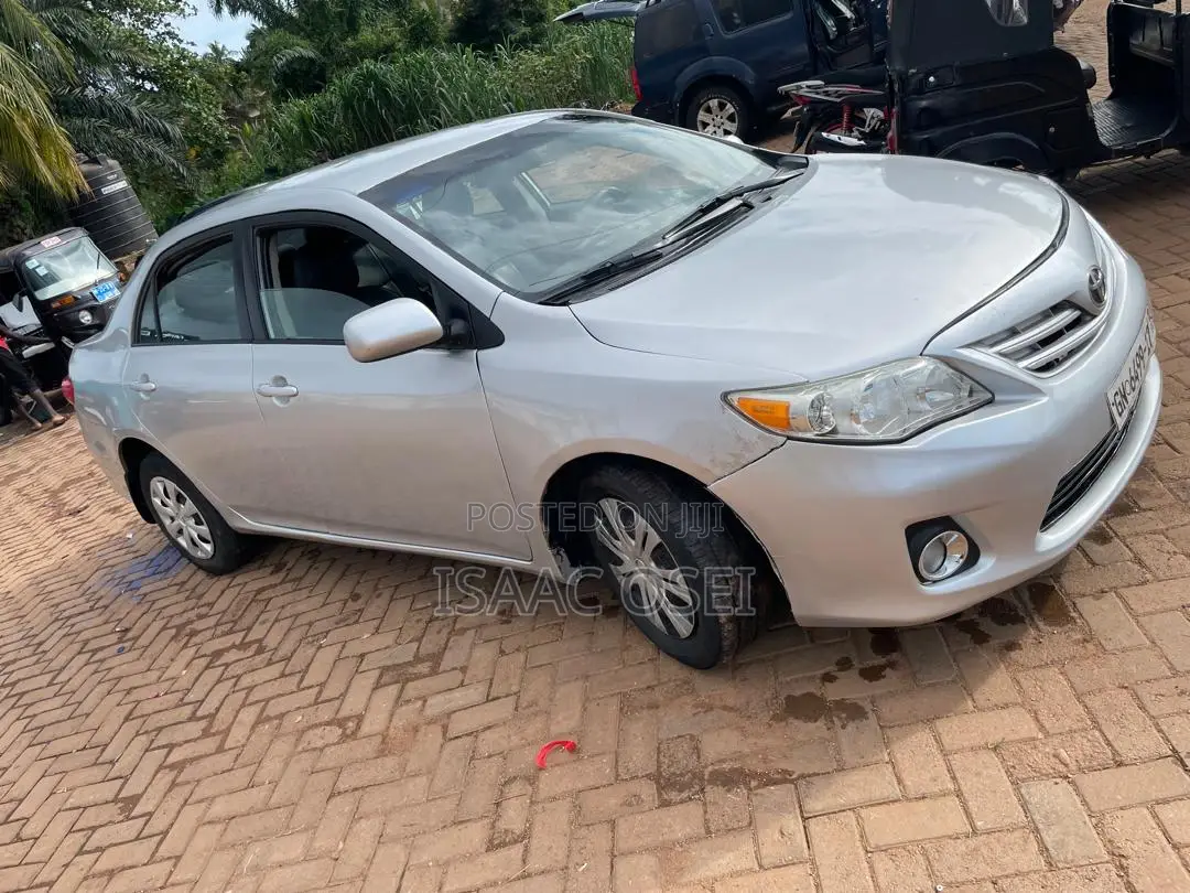 Toyota Corolla 2012 Silver