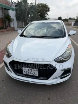 Hyundai Elantra Limited 2012 White