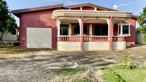 8bdrm House in Besease, Ejisu-Juaben Municipal for sale