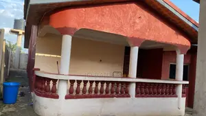 8bdrm House in Besease, Ejisu-Juaben Municipal for sale