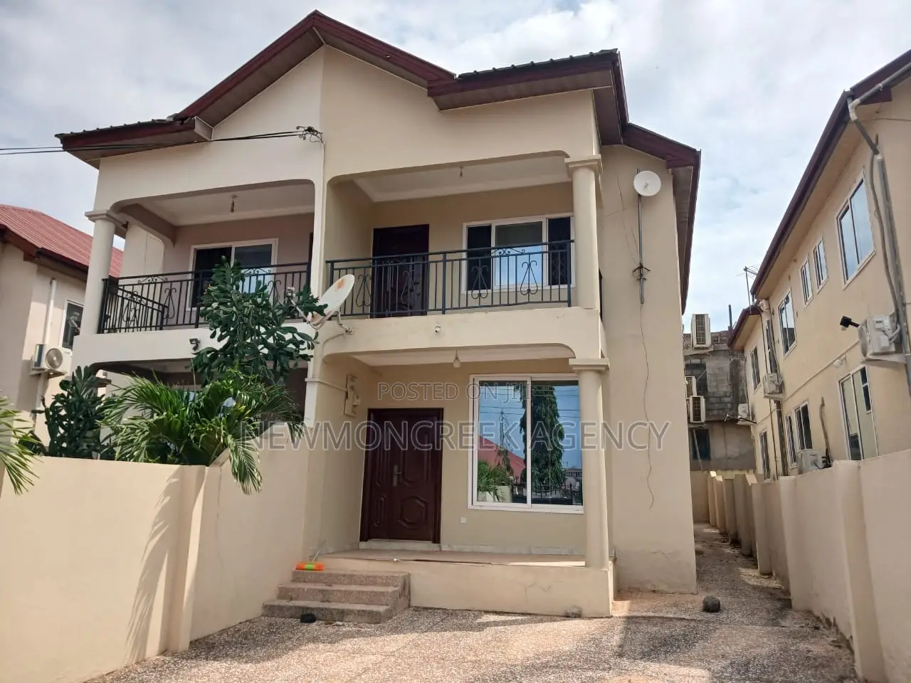 3bdrm Duplex in Abokobi Estate, Pentecost for sale