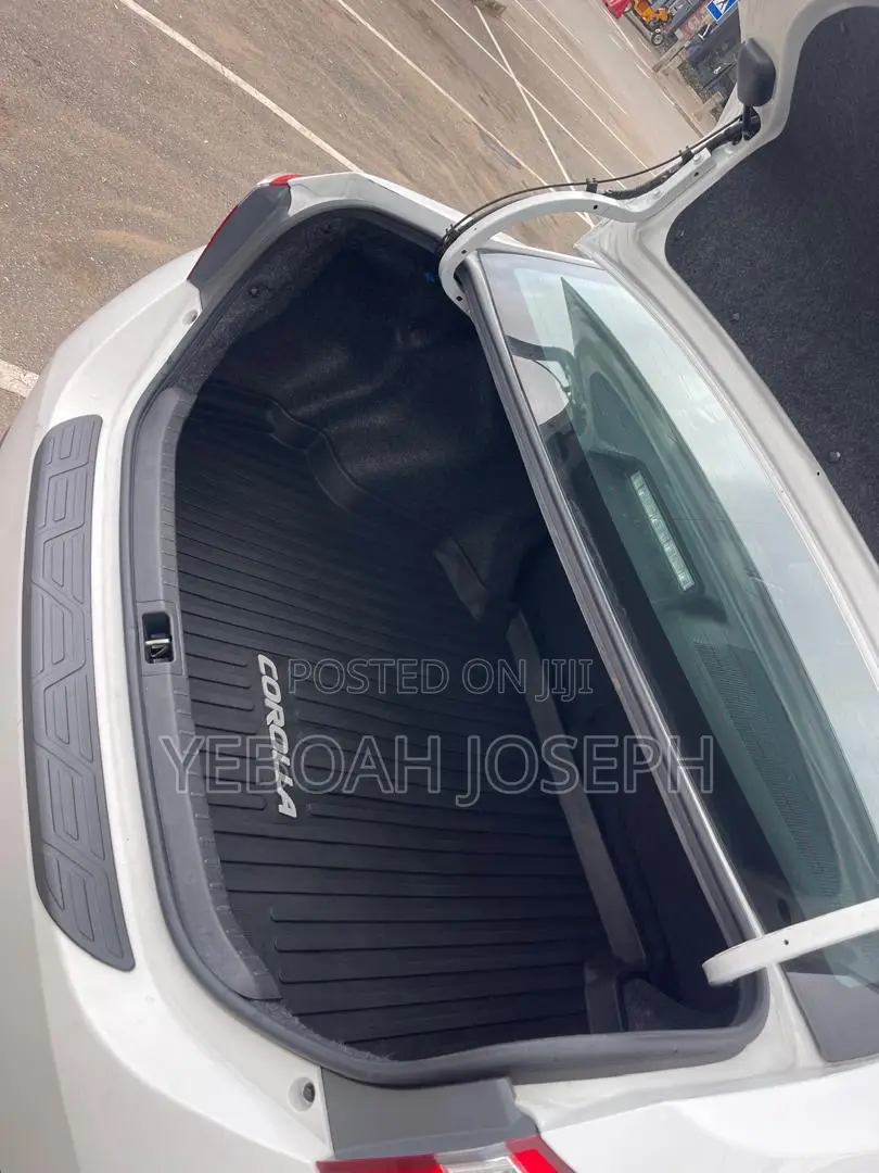 Toyota Corolla S Plus 4dr Sedan (1.8L 4cyl CVT) 2016 White