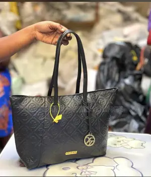 Bags and Wraps Lounge