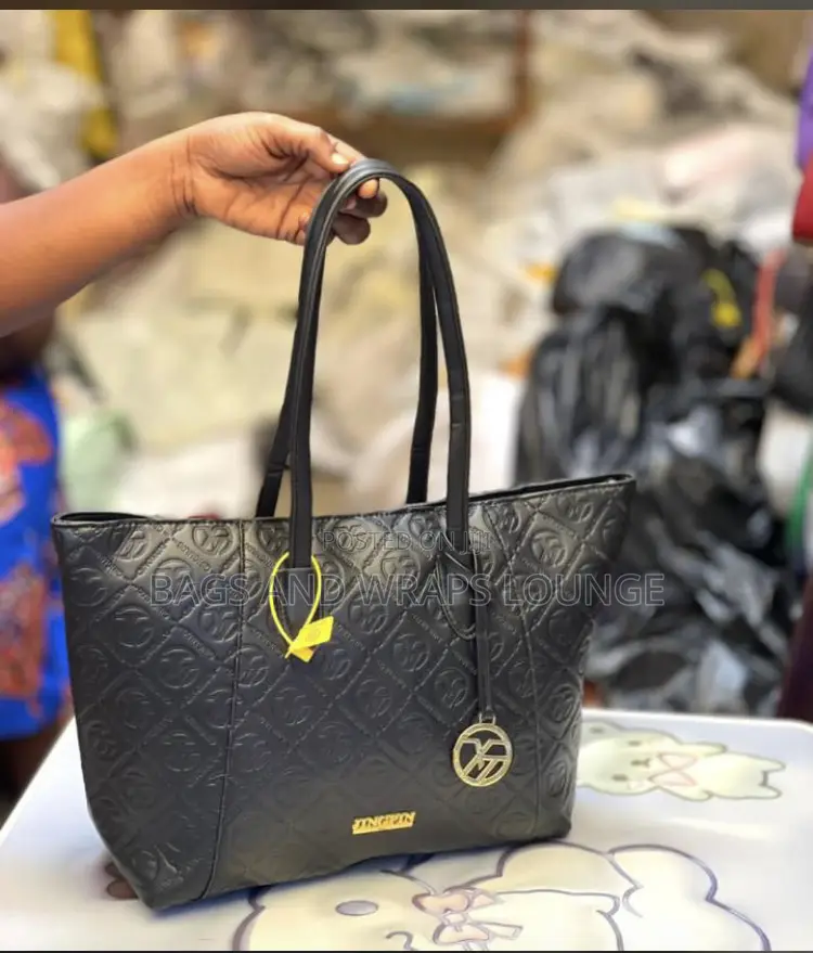 Bags and Wraps Lounge
