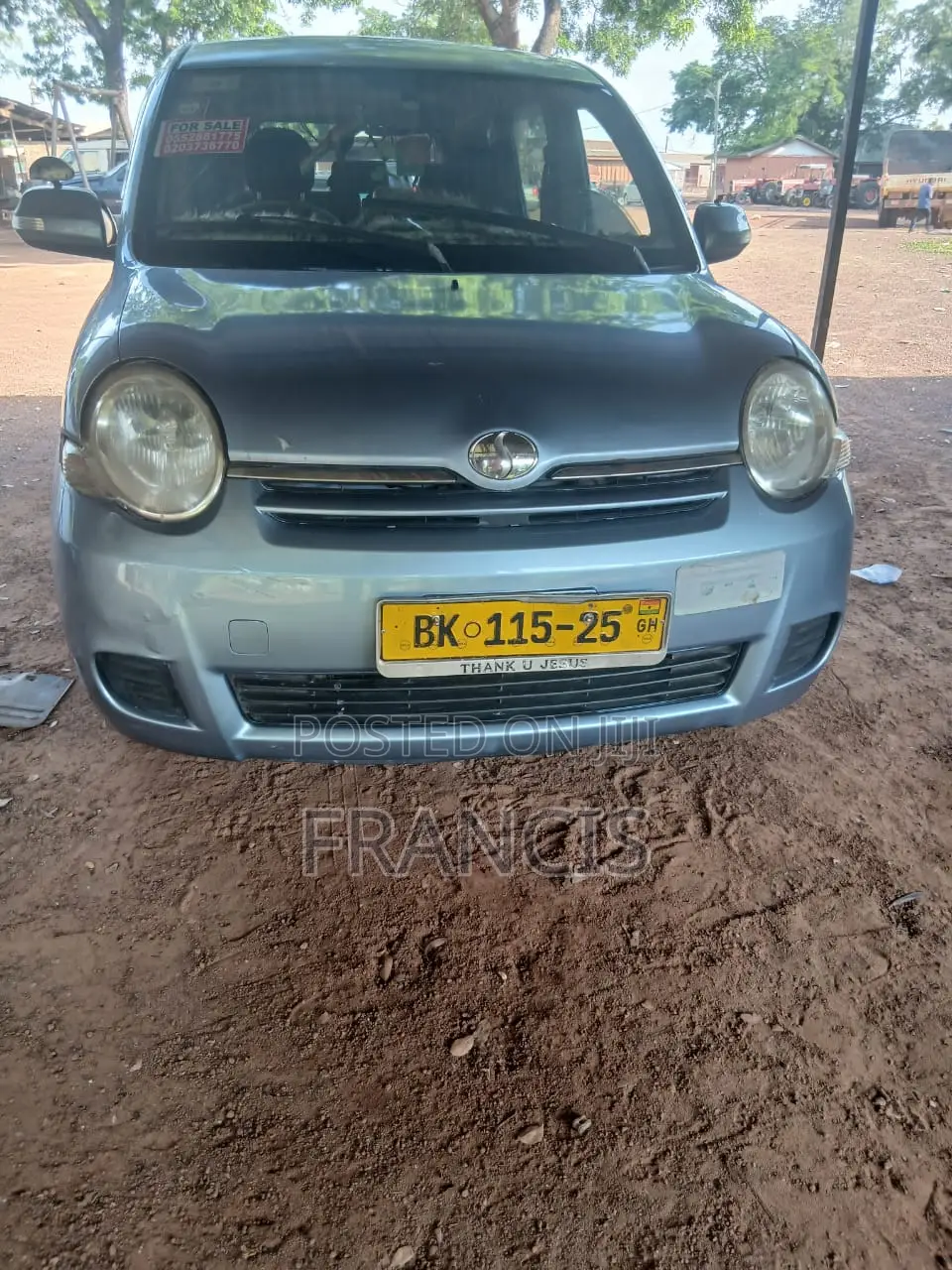 Toyota Sienta 2010 Blue
