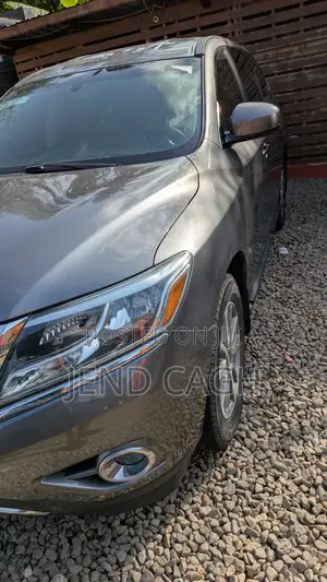 Nissan Pathfinder 2015 Gray