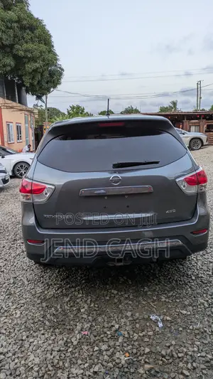 Nissan Pathfinder 2015 Gray